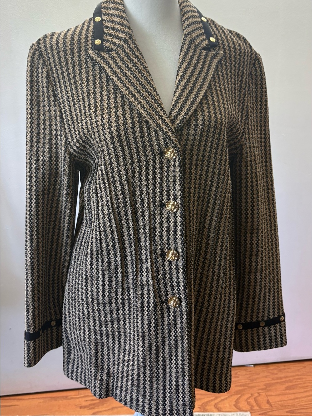 St. John Collection Black and Tan Houndstooth Blazer